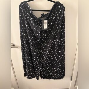 NWT Midnight Hour Crescent Moon Skirt – Size 3X